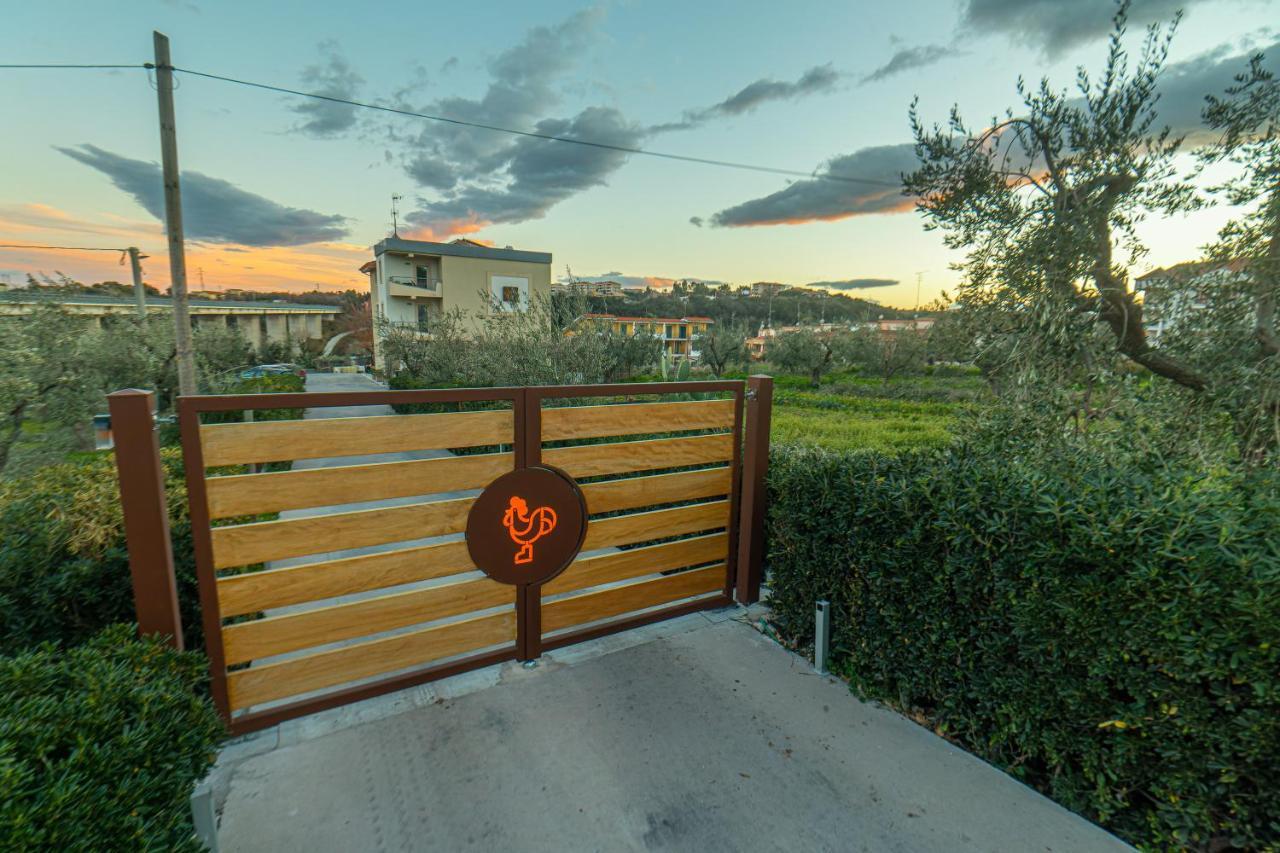 Il Gallo Con Gli Stivali แตร์โมลิ ภายนอก รูปภาพ